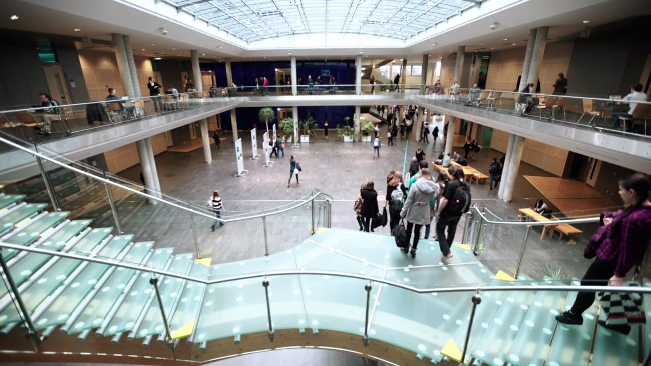 Dnes jsem přednášel na VŠE na téma Digitální lidé přicházejí (NLP) a minulý páte…