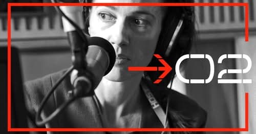 Wie funktioniert der Digitale Schriftsteller und kann er sogar menschliche Autoren übertreffen? Hören Sie sich den gesamten Podcast Budoucnost R an.