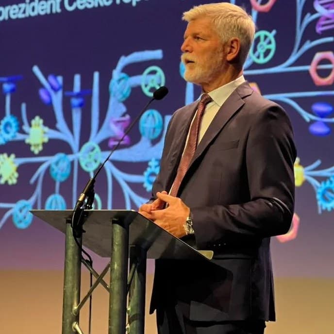 Dnes jsem měl tu čest přednášet na #TýdnuInovací 🎓 vedle takových osobností, ja…