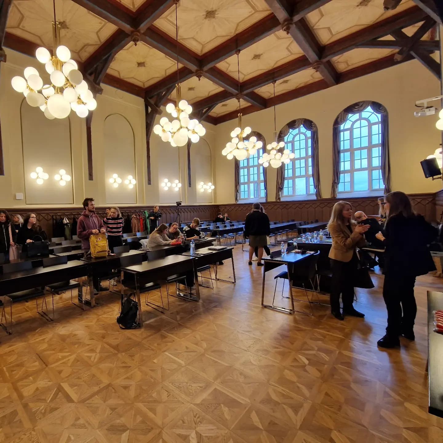 🌟🎤 Jaký úžasný týden plný přednášek a konferencí! Každý den je nová výzva a no…