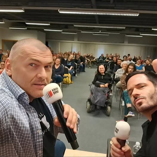 🧠📚 AI a literatura: ne nepřátelé, ale spojenci!