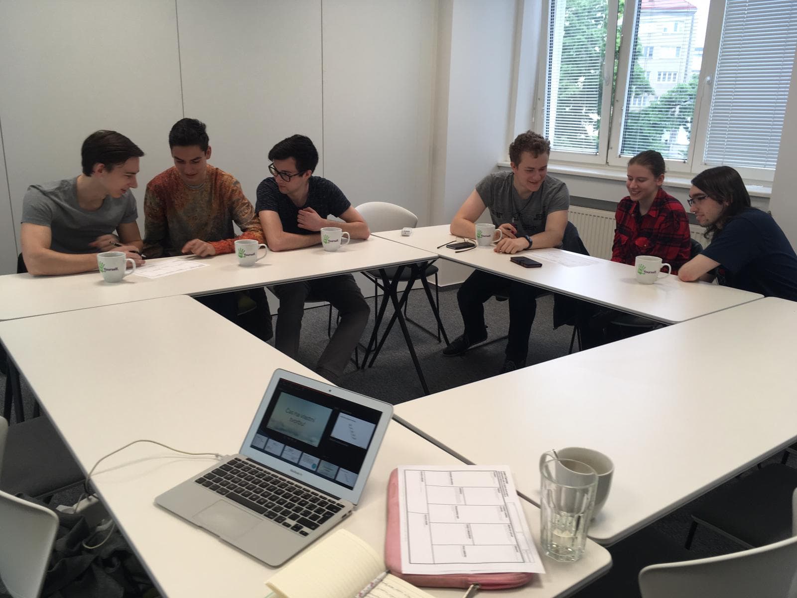 Odstartovala první AI Akademie pro střední školy!