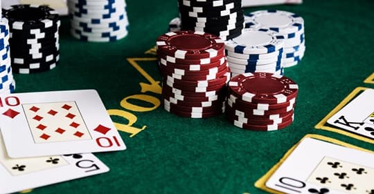 AI Pluribus Defeats Five Live Professional Poker Players!