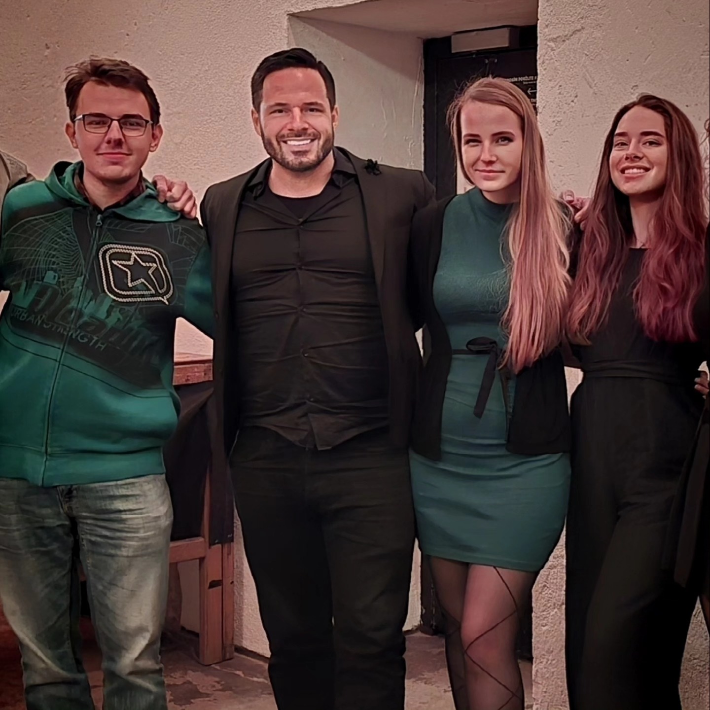🎬 Odcinek 7 Zdrajców — seans, którego nie zapomnimy!