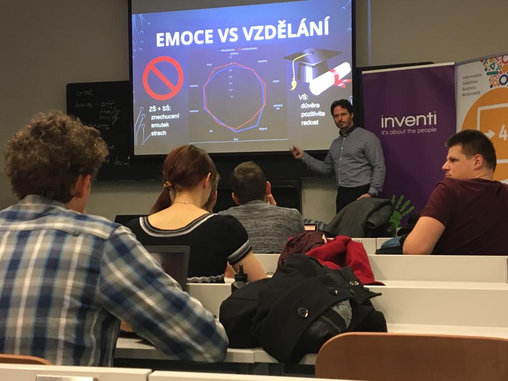 Náš tým přednášel na VŠE pro studentský spolek 4FIS!