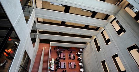 V Česku vznikne obří výzkumné centrum umělé inteligence. Půjde do něj 1,3 miliardy korun!